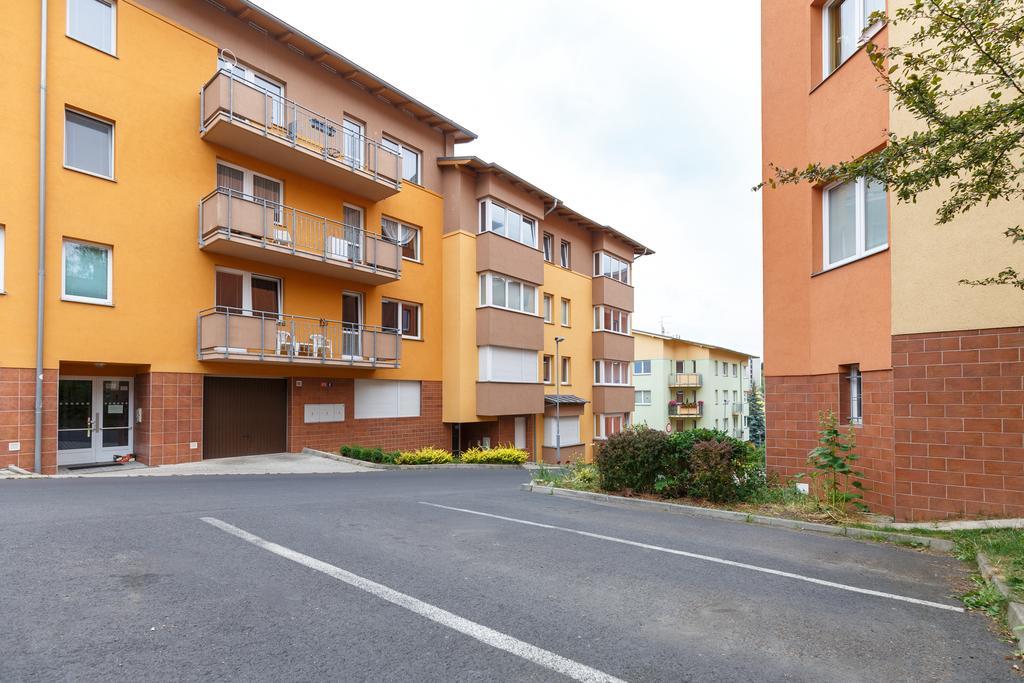 Modern Apartment With 2 Bedrooms Karlovy Vary Kültér fotó