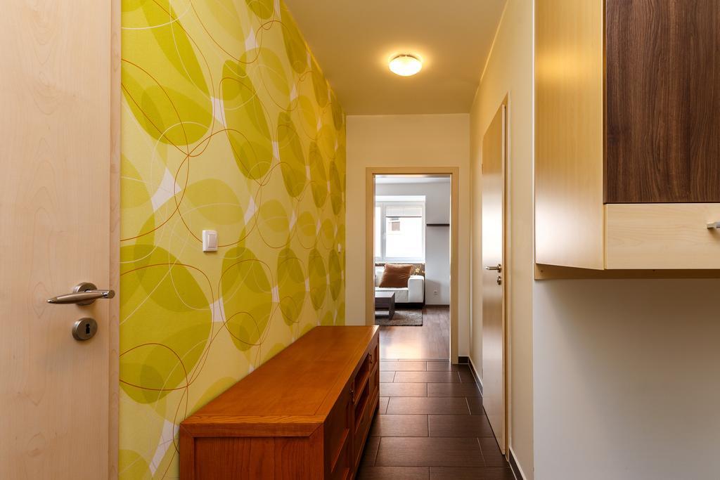 Modern Apartment With 2 Bedrooms Karlovy Vary Kültér fotó
