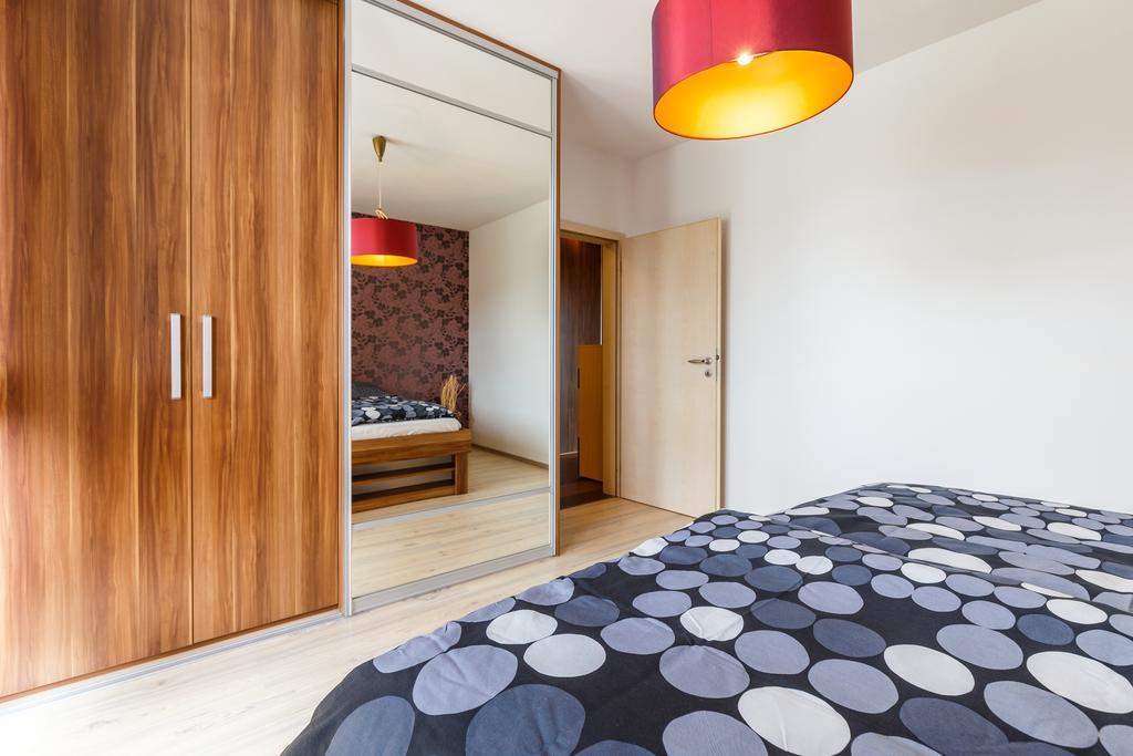 Modern Apartment With 2 Bedrooms Karlovy Vary Kültér fotó
