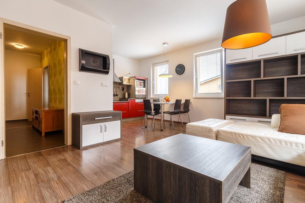 Modern Apartment With 2 Bedrooms Karlovy Vary Kültér fotó